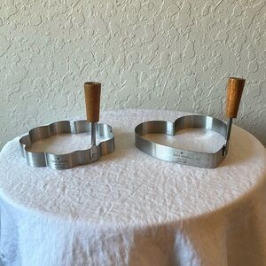 Kate Spade: Heart & Flower Cookie Cutters/Egg mold- set of 2